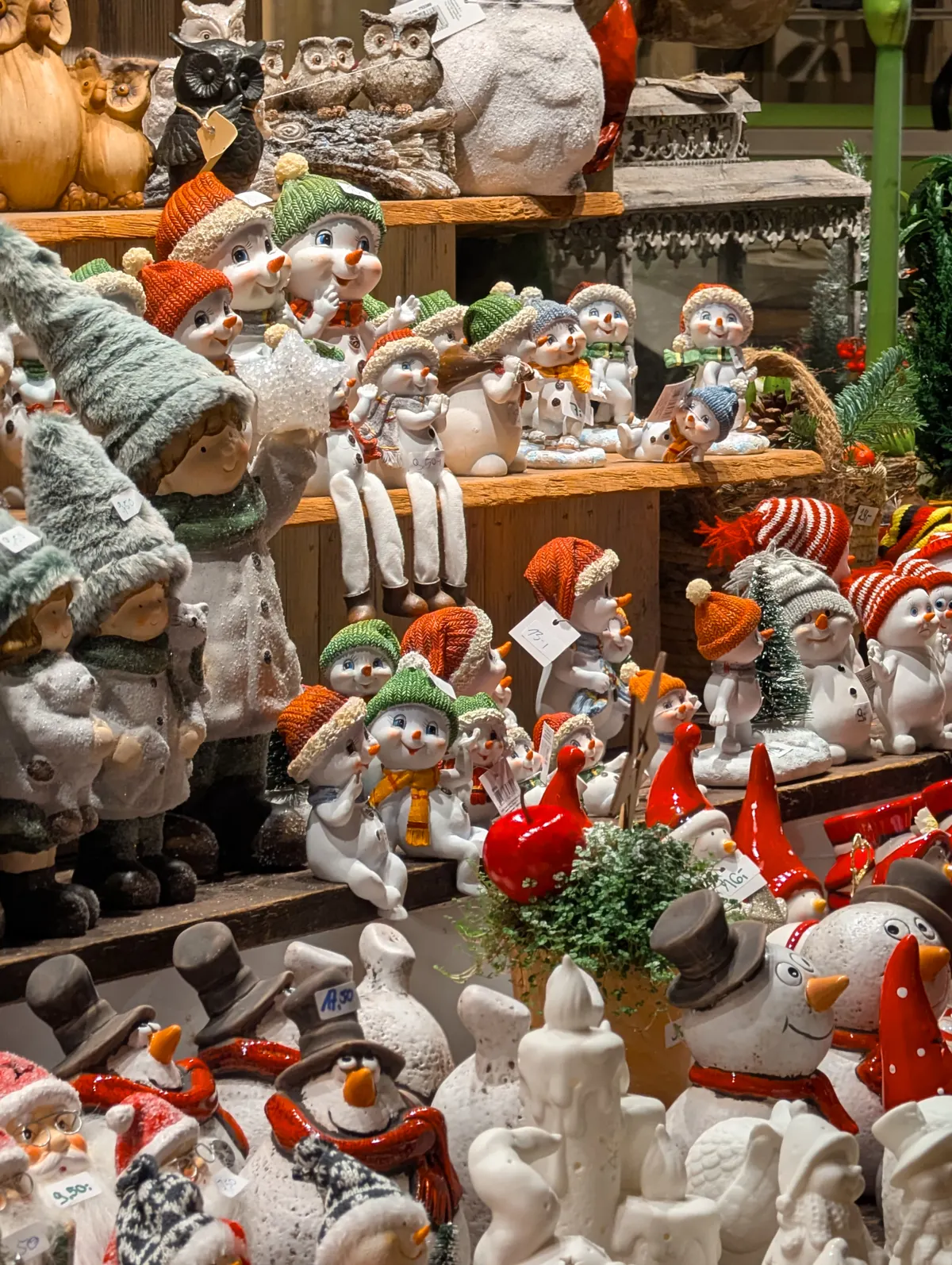 Wholesale Christmas figurines