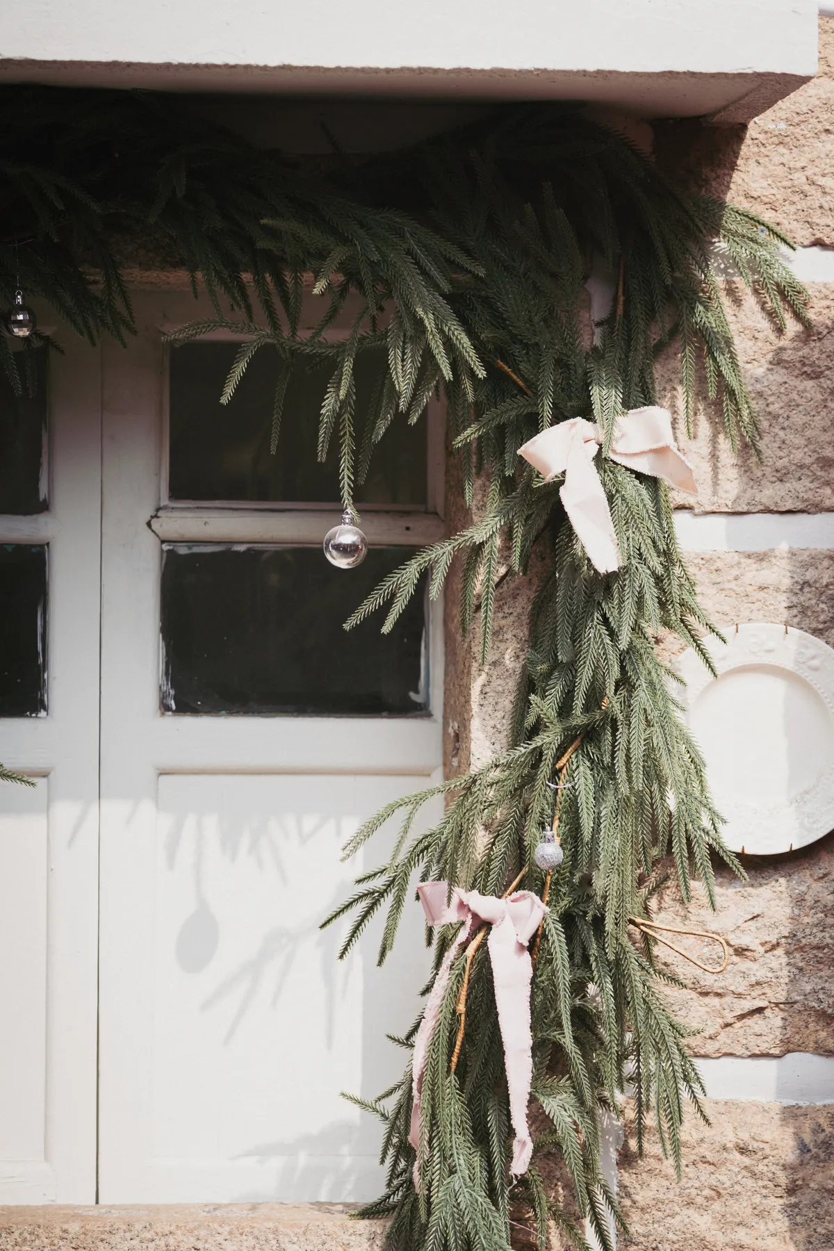 Christmas garland with baubles, wholesale decor stock